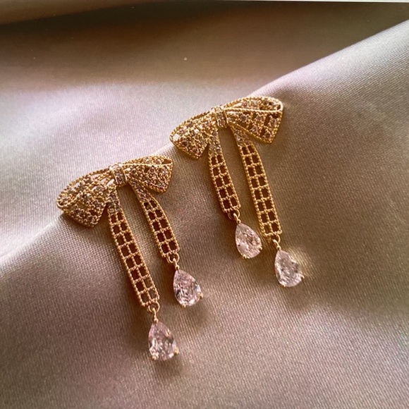 Bow Gold Plated Earrings - Picture 1 of 5